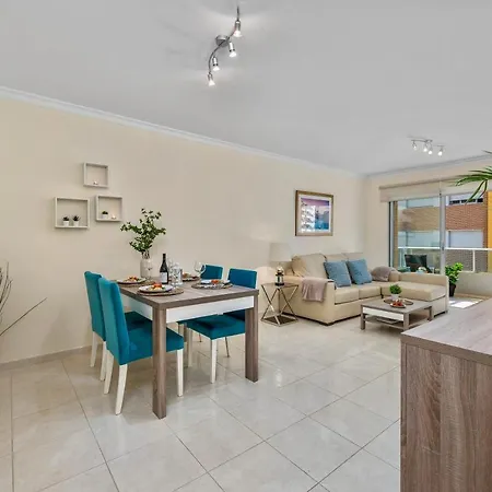 Relaxing 1-bedroom With Pool, Near Beach Apartament *