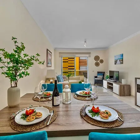 Apartment Relaxing 1-bedroom With Pool, Near Beach *