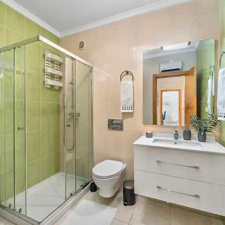 Relaxing 1-bedroom With Pool, Near Beach *