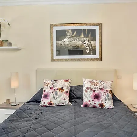 Relaxing 1-bedroom With Pool, Near Beach *